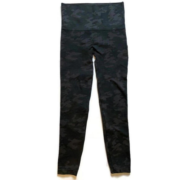 Spanx Look At Me Now Camo Seamless Leggings Pull On Black Gray Womens Medium - Picture 3 of 5